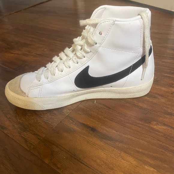 Women’s Blazer Mid ‘77 Sneakers - Picture 4 of 12